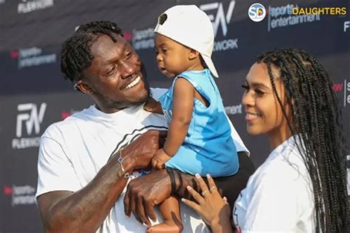 A. J. Brown Biography, Age, Height, Wife, Net Worth, Family