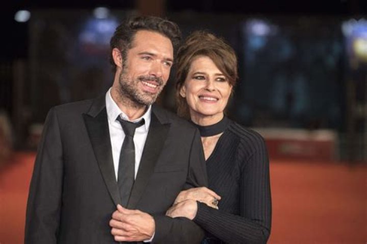 Baladine Ardant Conversi biografía, edad, altura, esposa, net worth, familia