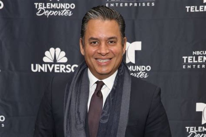 Daniel Sarcos biografía, edad, altura, esposo, net worth, familia
