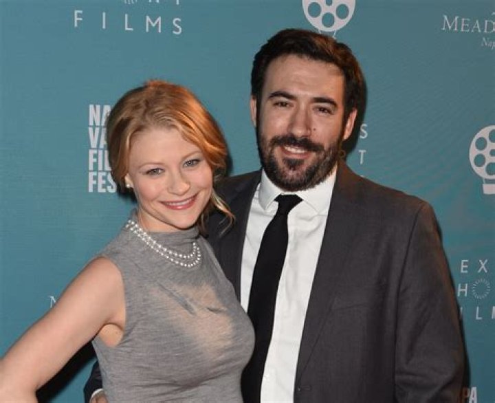 Emilie de Ravin Biography, Age, Height, Husband, Net Worth, Family