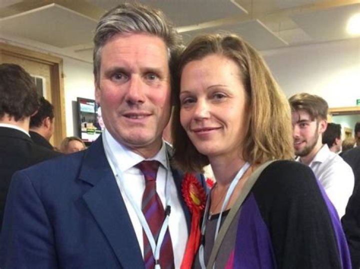 Harry Hamilton Biography, Age, Height, Wife, Net Worth, Family