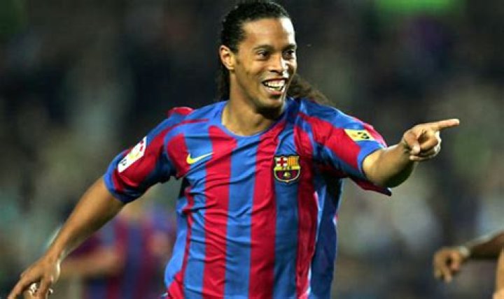 Ronaldinho biografía, edad, altura, esposo, net worth, familia