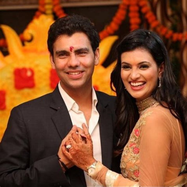 Sayali Bhagat Biography, Age, Height, Husband, Net Worth, Family