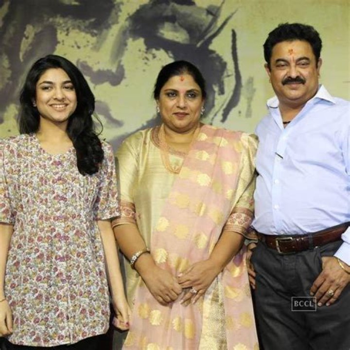 Sripriya Biography, Age, Height, Husband, Net Worth, Family
